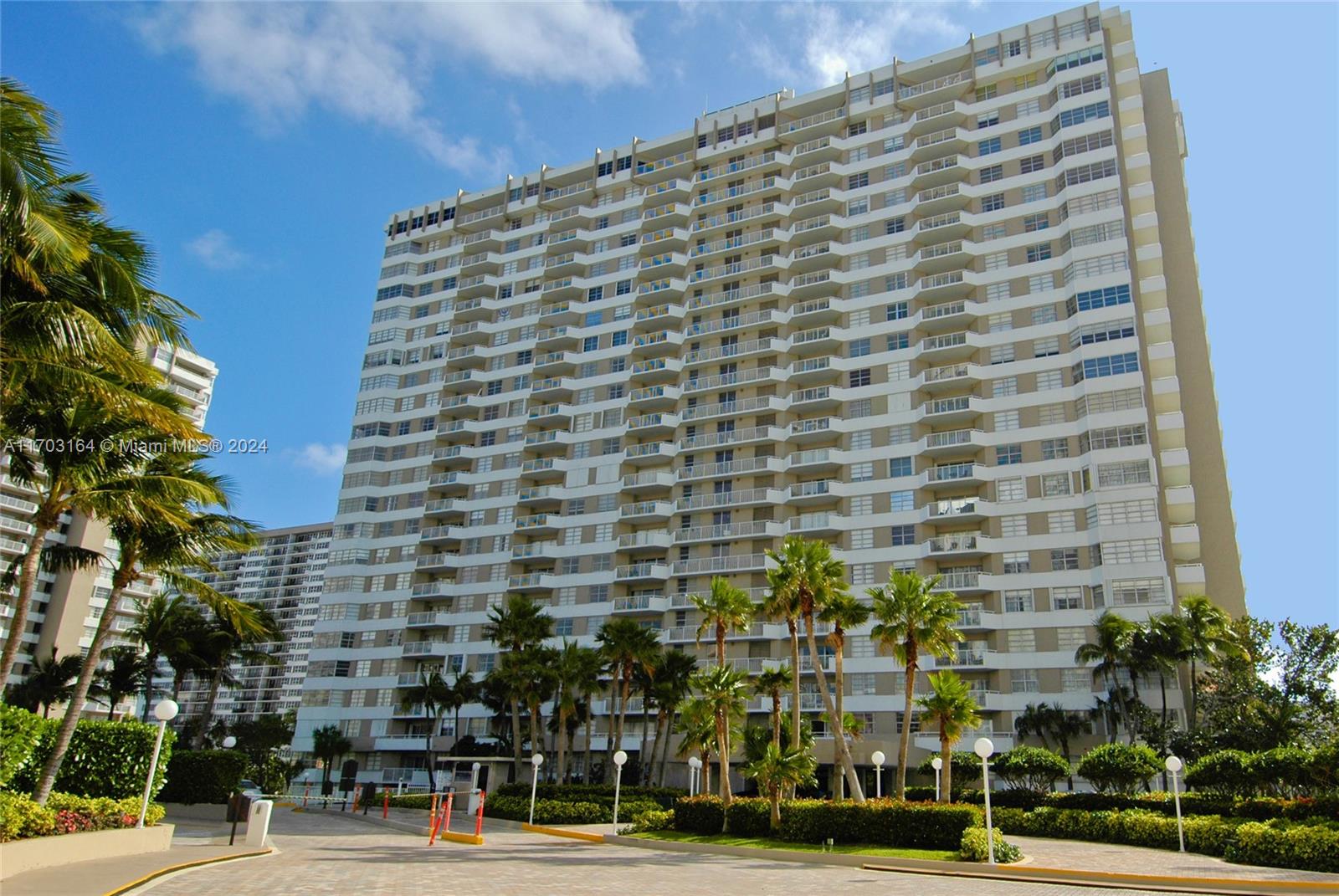 1985 S Ocean Dr #2F, Hallandale Beach, Florida image 1