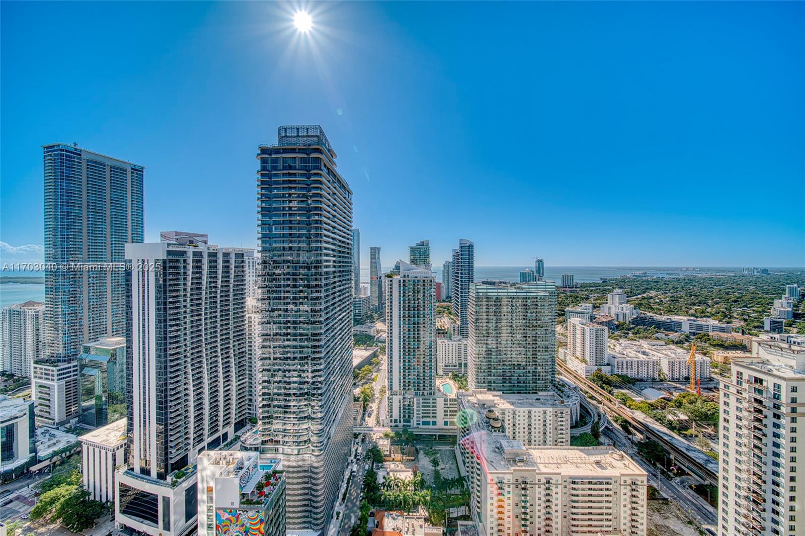 45 SW 9th St #LPH 4504, Miami FL 33130