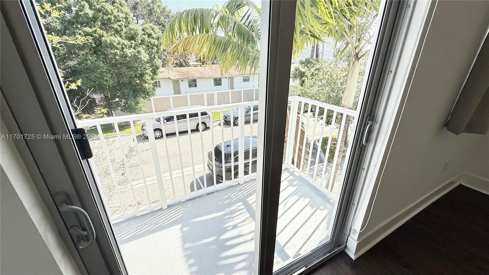 Listing Photo 8