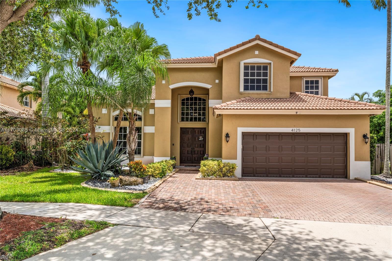 4125 Amber Ln, Weston, Florida image 1