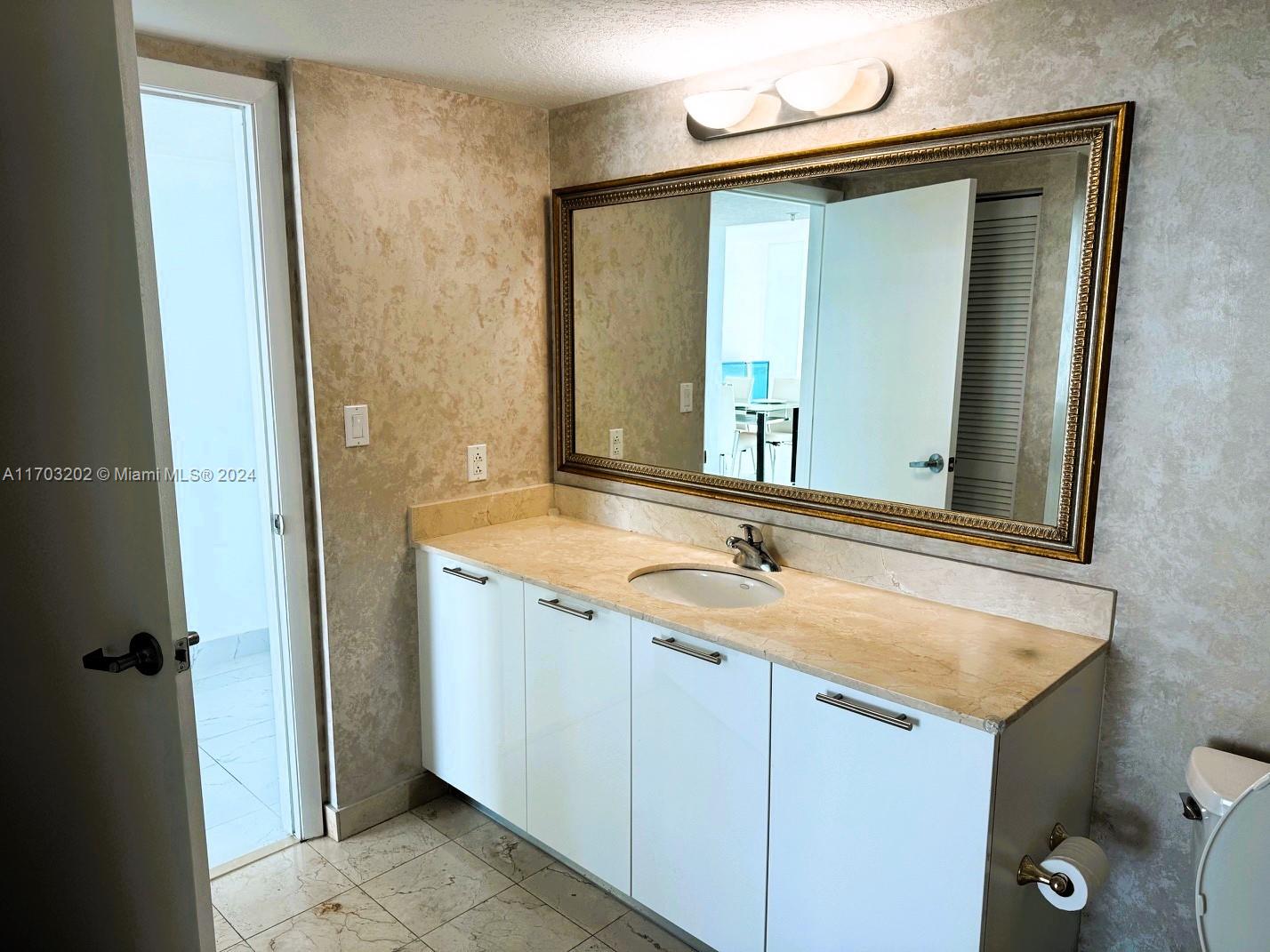 1800 N Bayshore Dr #3807, Miami FL 33132