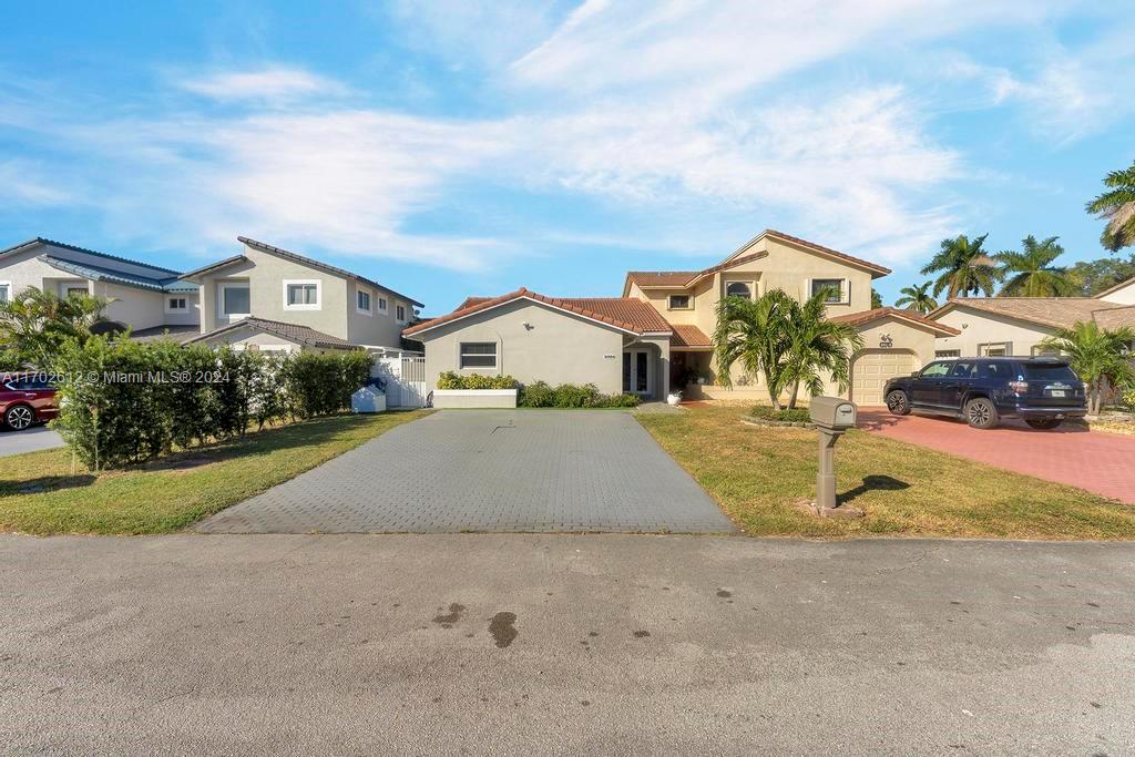 20154 W Lake Dr, Hialeah, Florida image 6