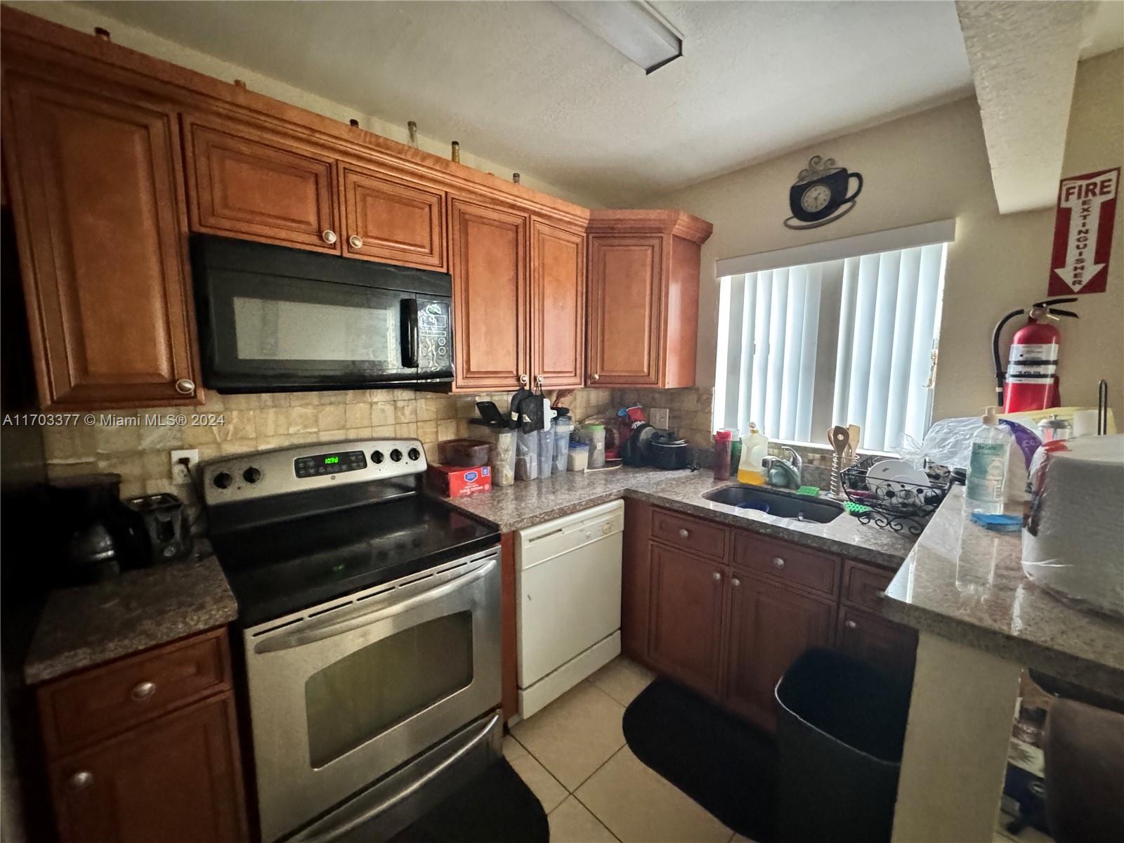 2414 NW 52nd Ave #2414, Lauderhill, Florida image 3