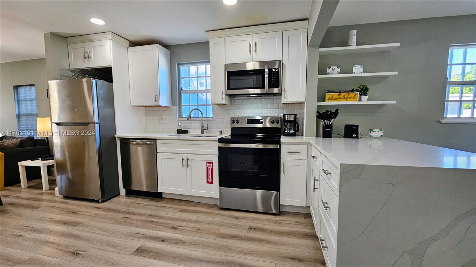 2311 Cleveland St, Hollywood, Florida image 10