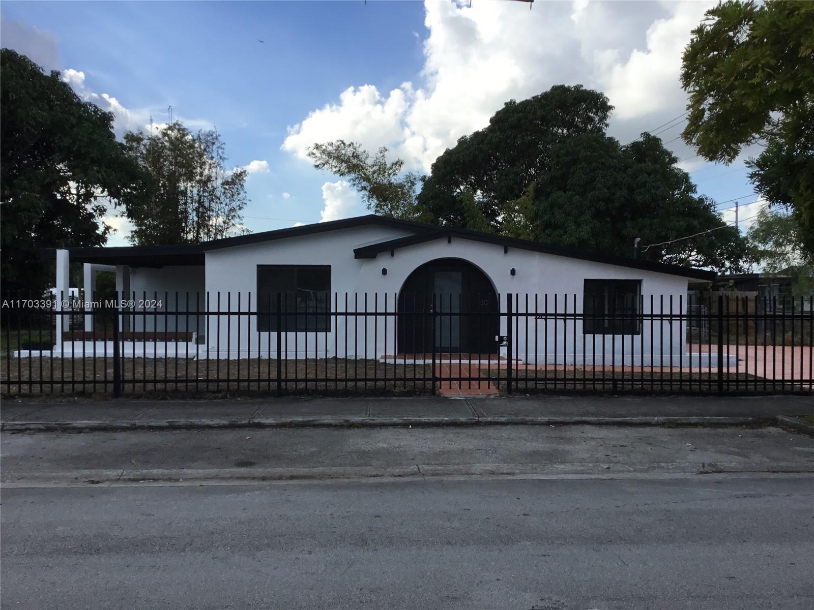 30 SE 7th Ave, Hialeah, Florida image 1