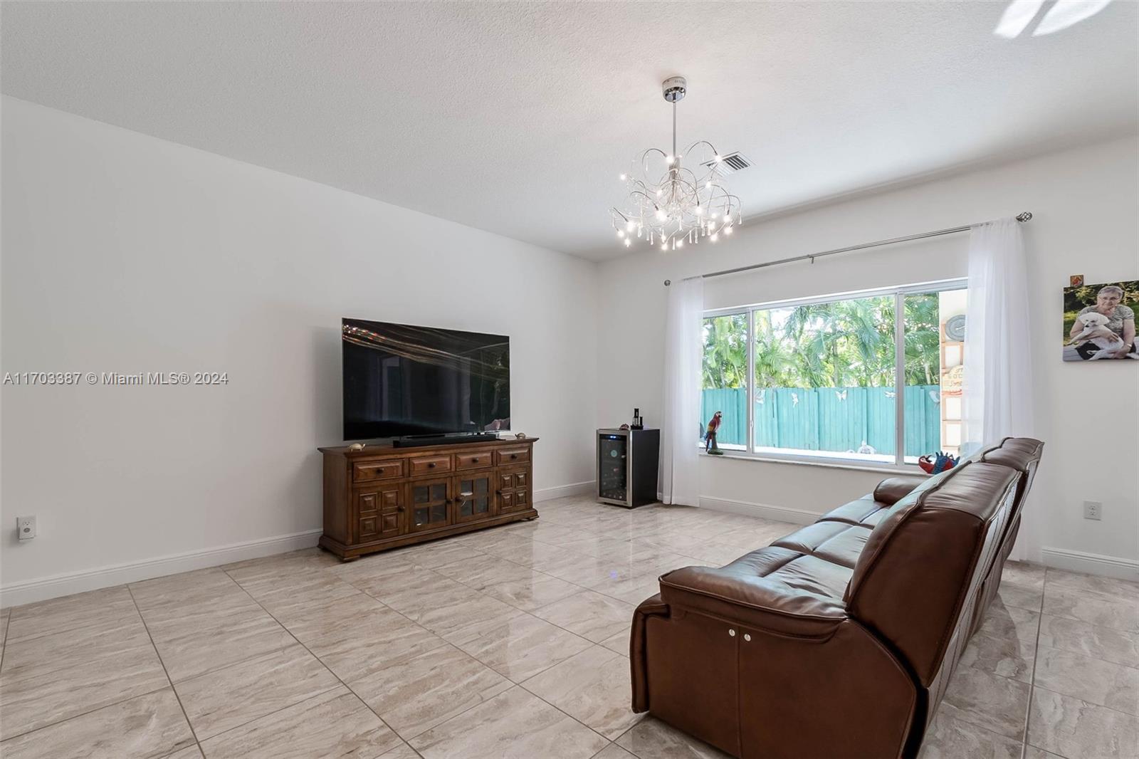 8250 SW 188th Ter, Cutler Bay, Florida image 4