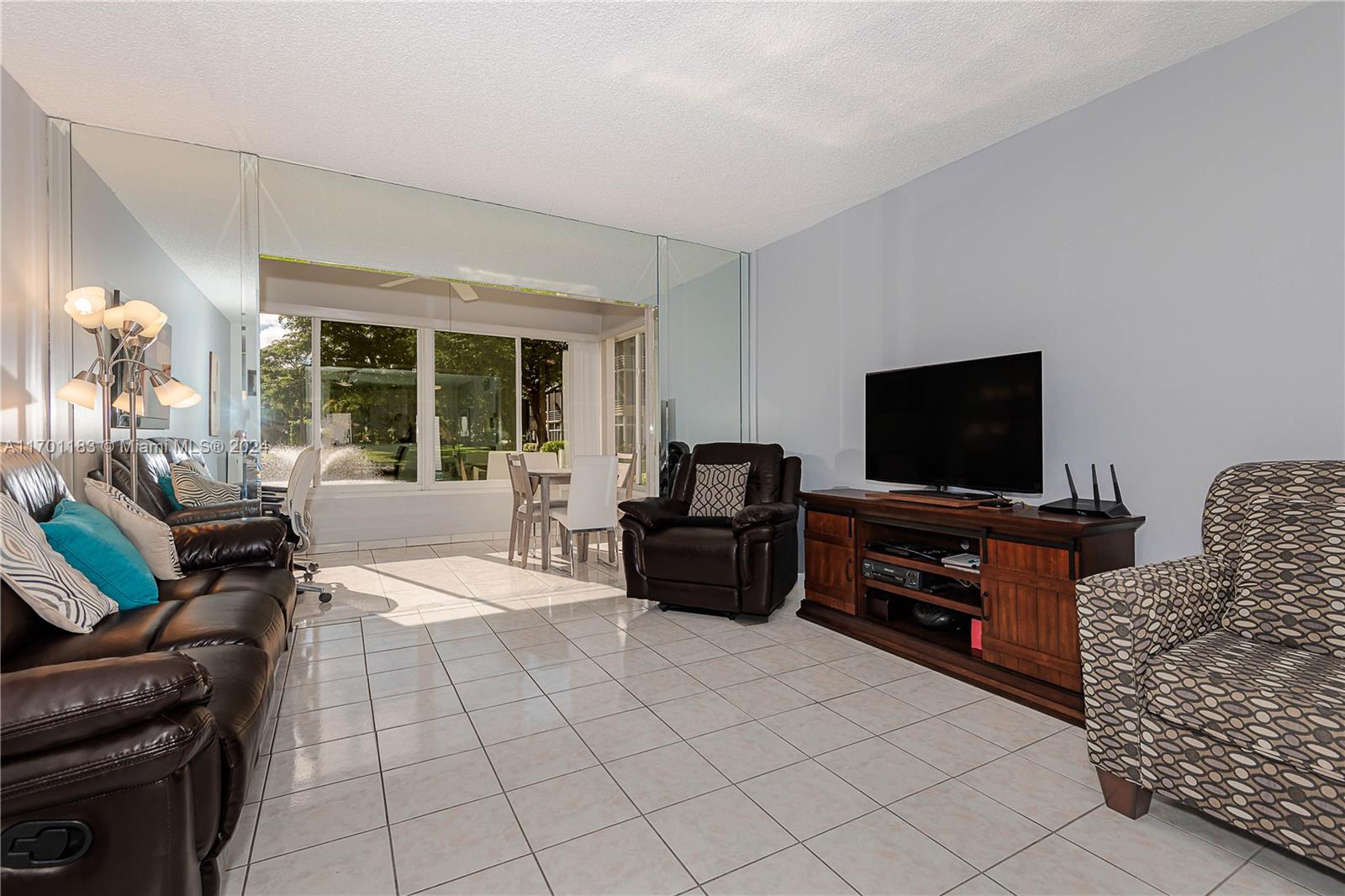 5171 W Oakland Park Blvd #103, Lauderdale Lakes, Florida image 11