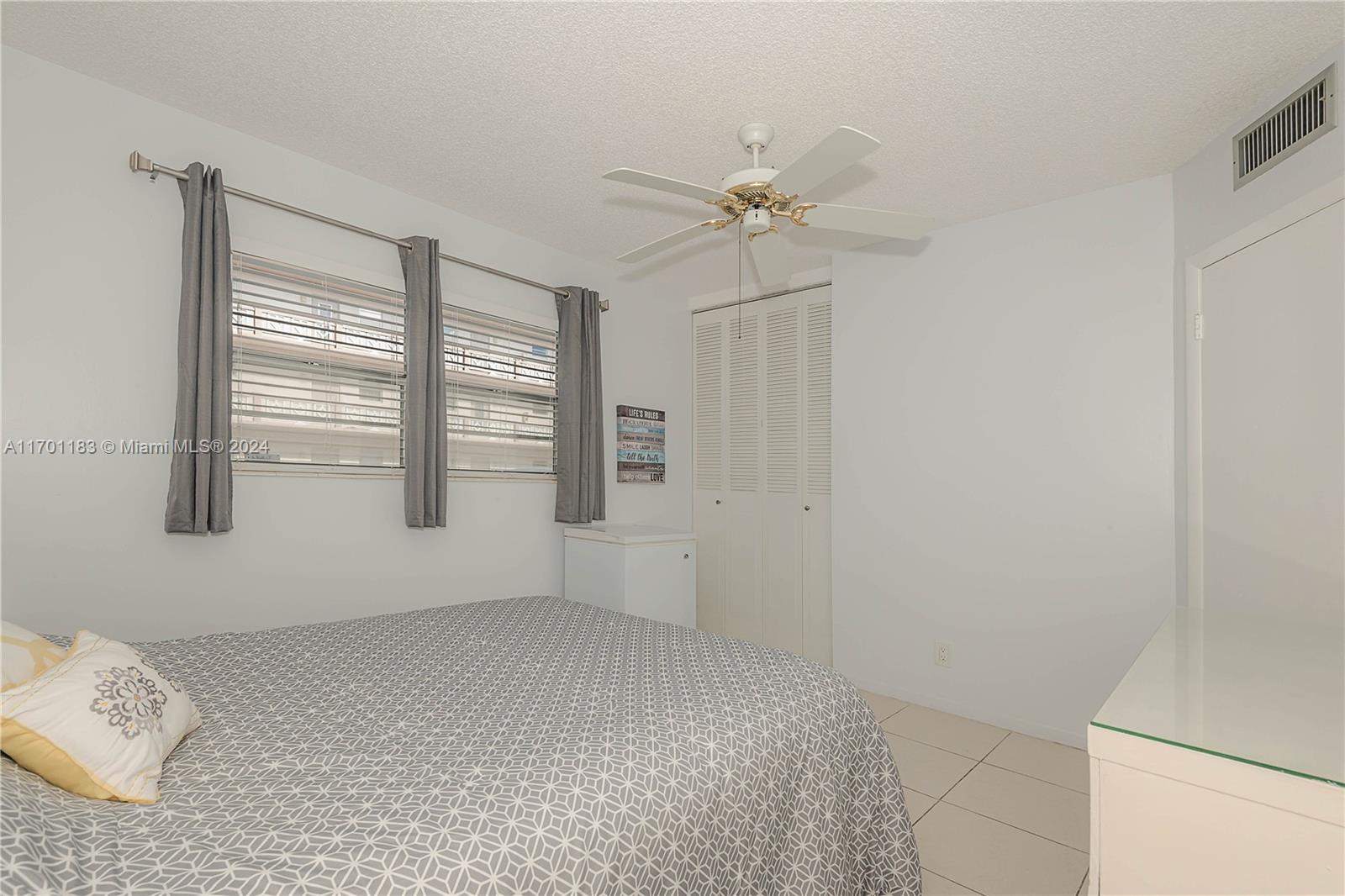 5171 W Oakland Park Blvd #103, Lauderdale Lakes, Florida image 23