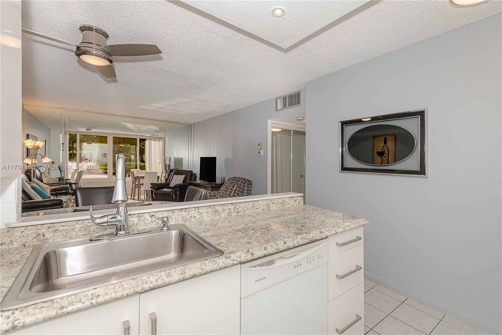 5171 W Oakland Park Blvd #103, Lauderdale Lakes, Florida image 4