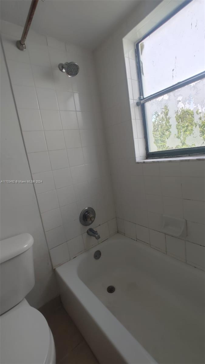 500 NE 2nd St #110, Dania Beach, Florida image 37