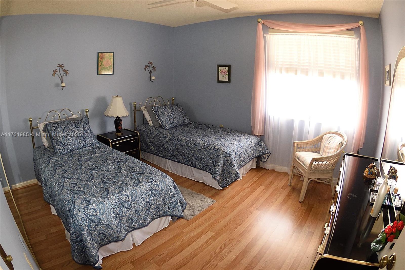 Listing Photo 11
