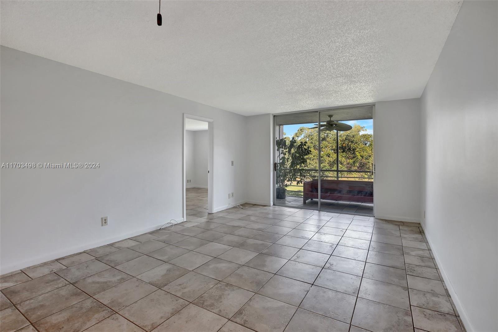 Residential, Sunrise, Florida image 10