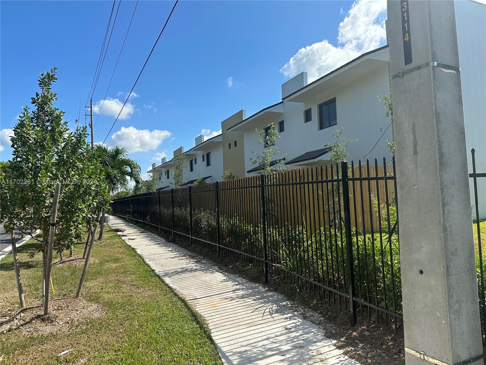 532 NW 7 Street #2, Florida City, Florida image 3