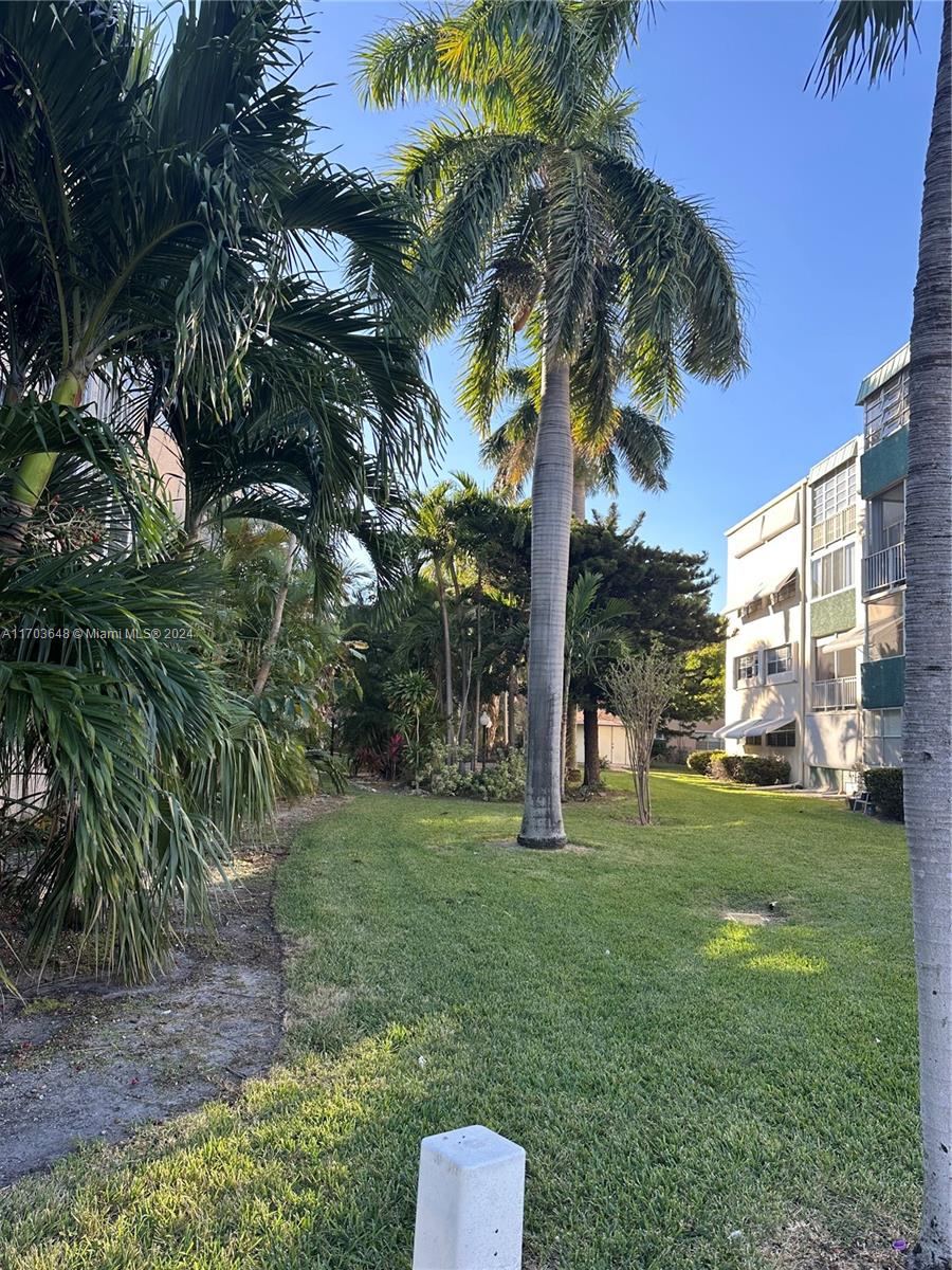 Residential, Hallandale Beach, Florida image 1