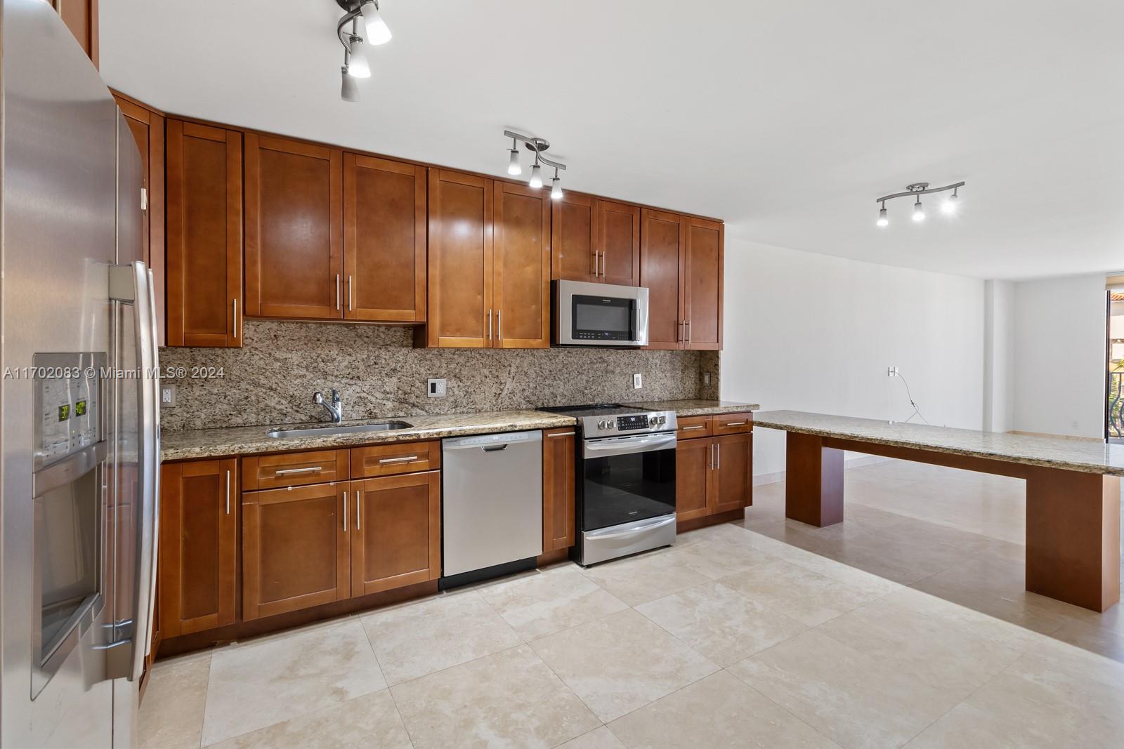 8877 Collins Ave #404, Surfside FL 33154