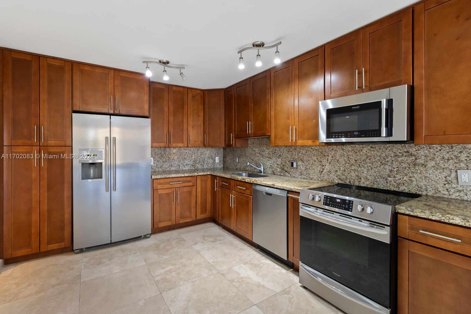 8877 Collins Ave #404, Surfside FL 33154