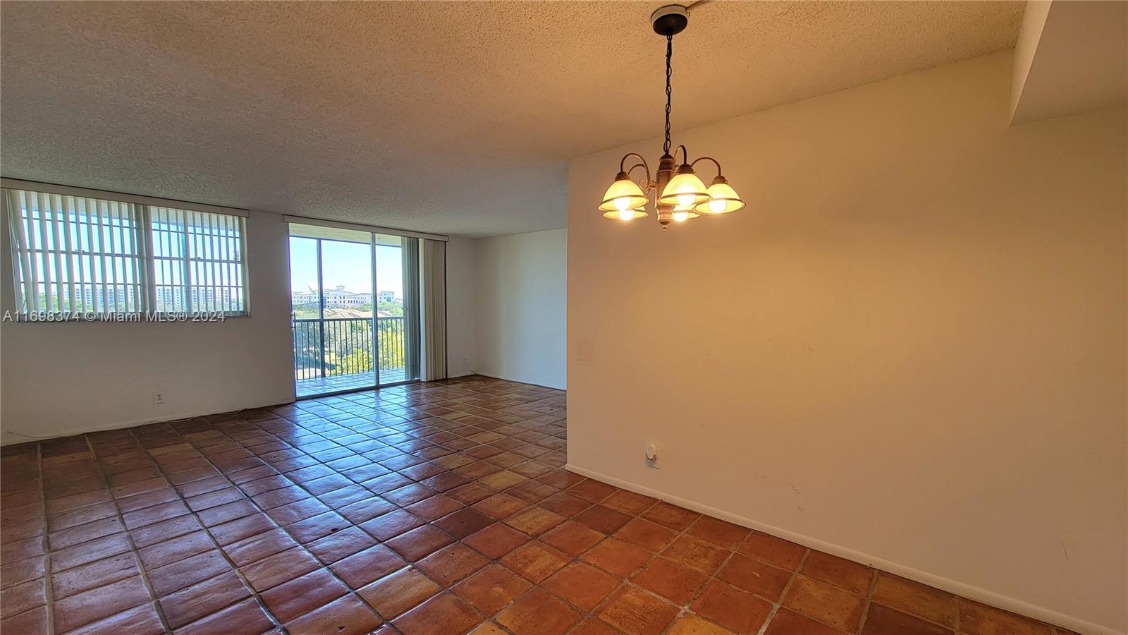 3300 W Rolling Hills Cir #608, Davie, Florida image 4