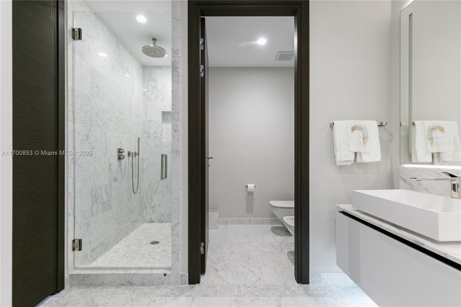1000 Brickell Plz #PH5608, Miami FL 33131