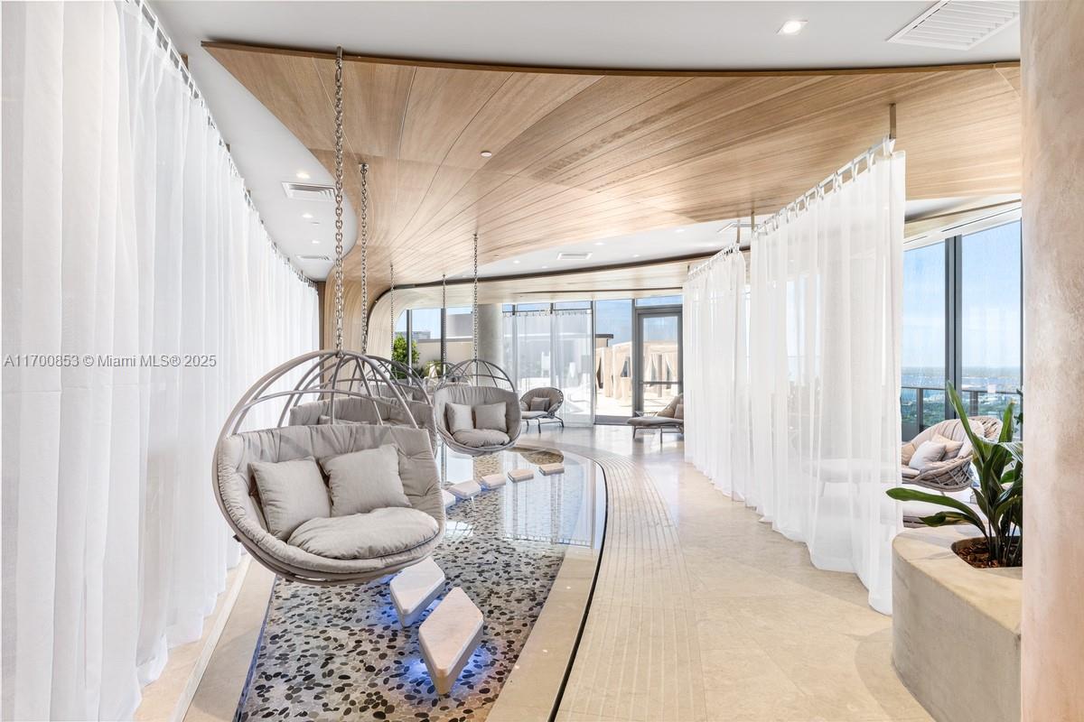 1000 Brickell Plz #PH5608, Miami FL 33131
