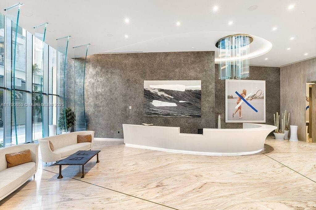1000 Brickell Plz #PH5608, Miami FL 33131