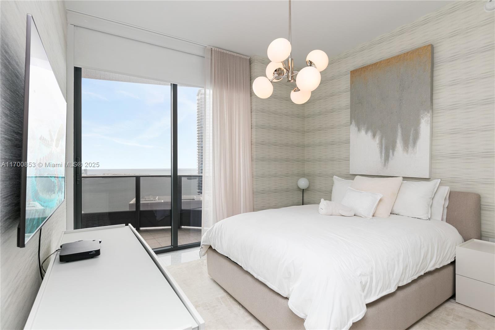 1000 Brickell Plz #PH5608, Miami FL 33131