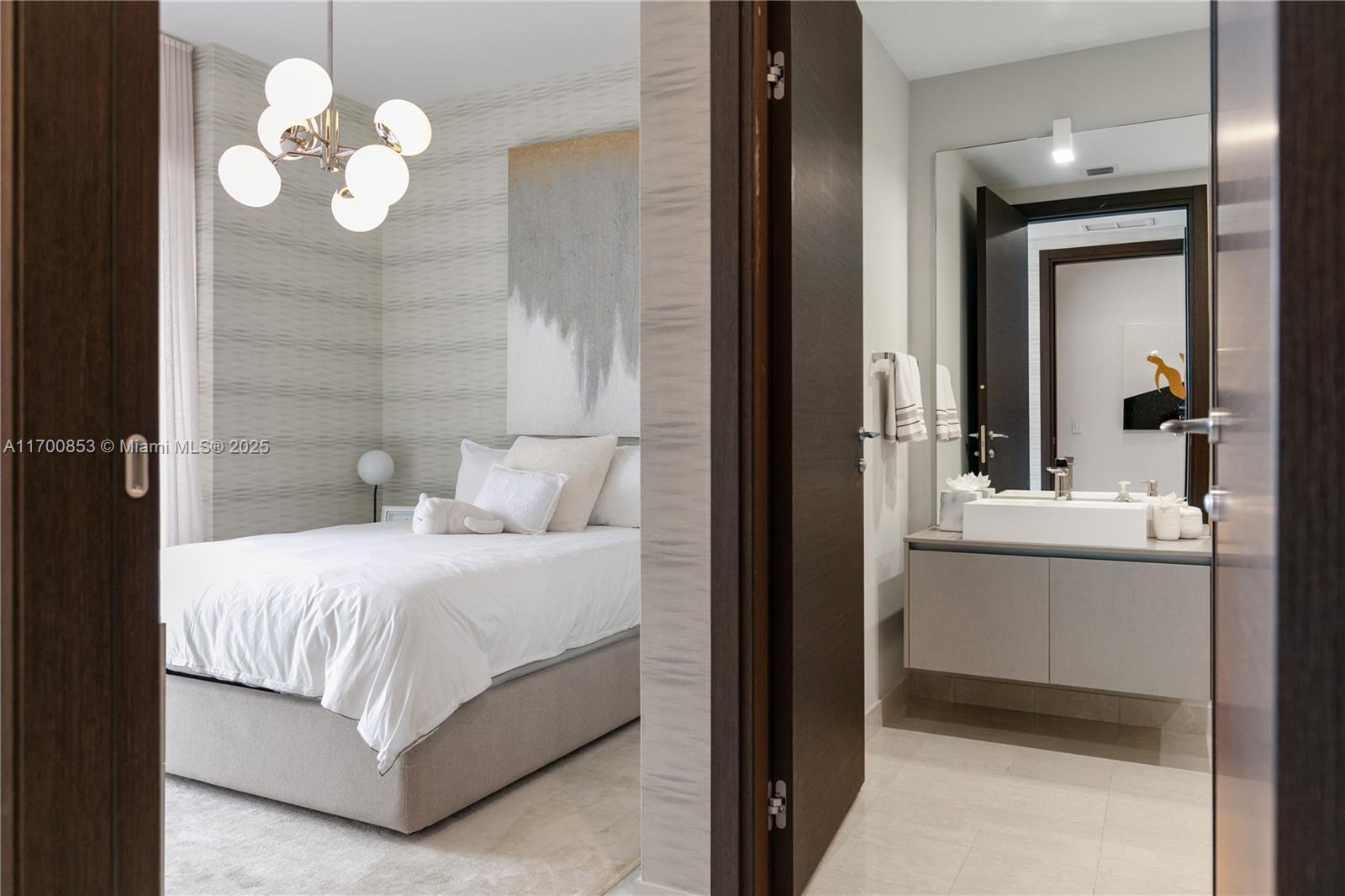 1000 Brickell Plz #PH5608, Miami FL 33131