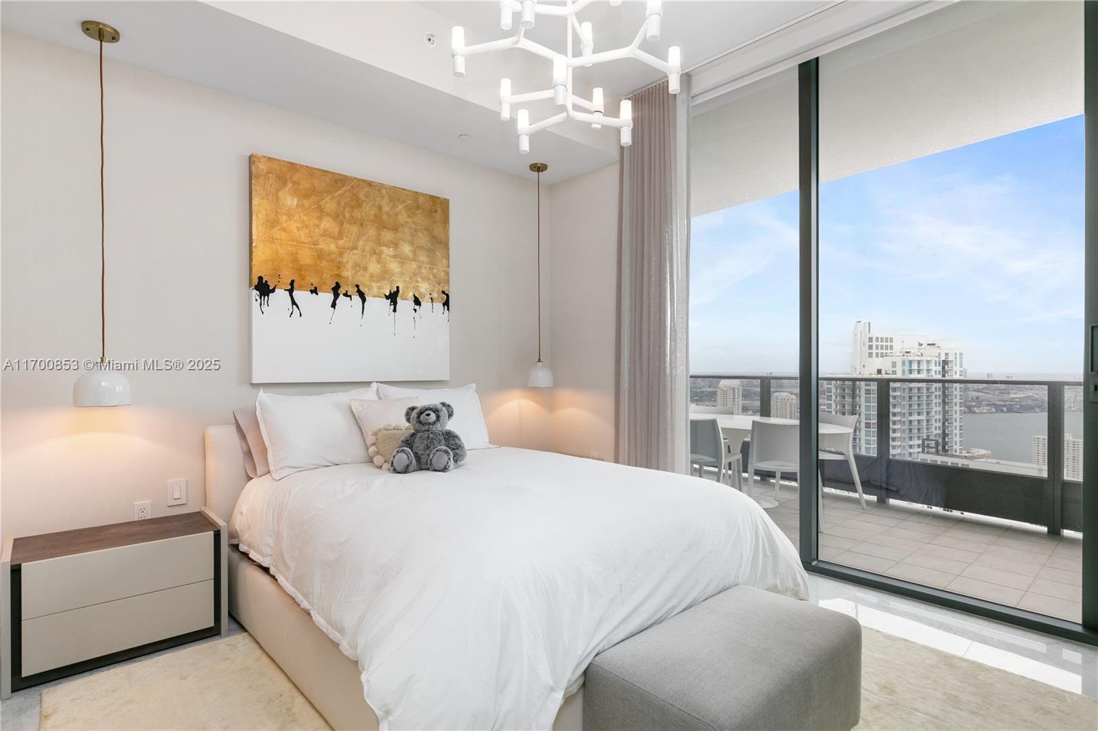 1000 Brickell Plz #PH5608, Miami FL 33131