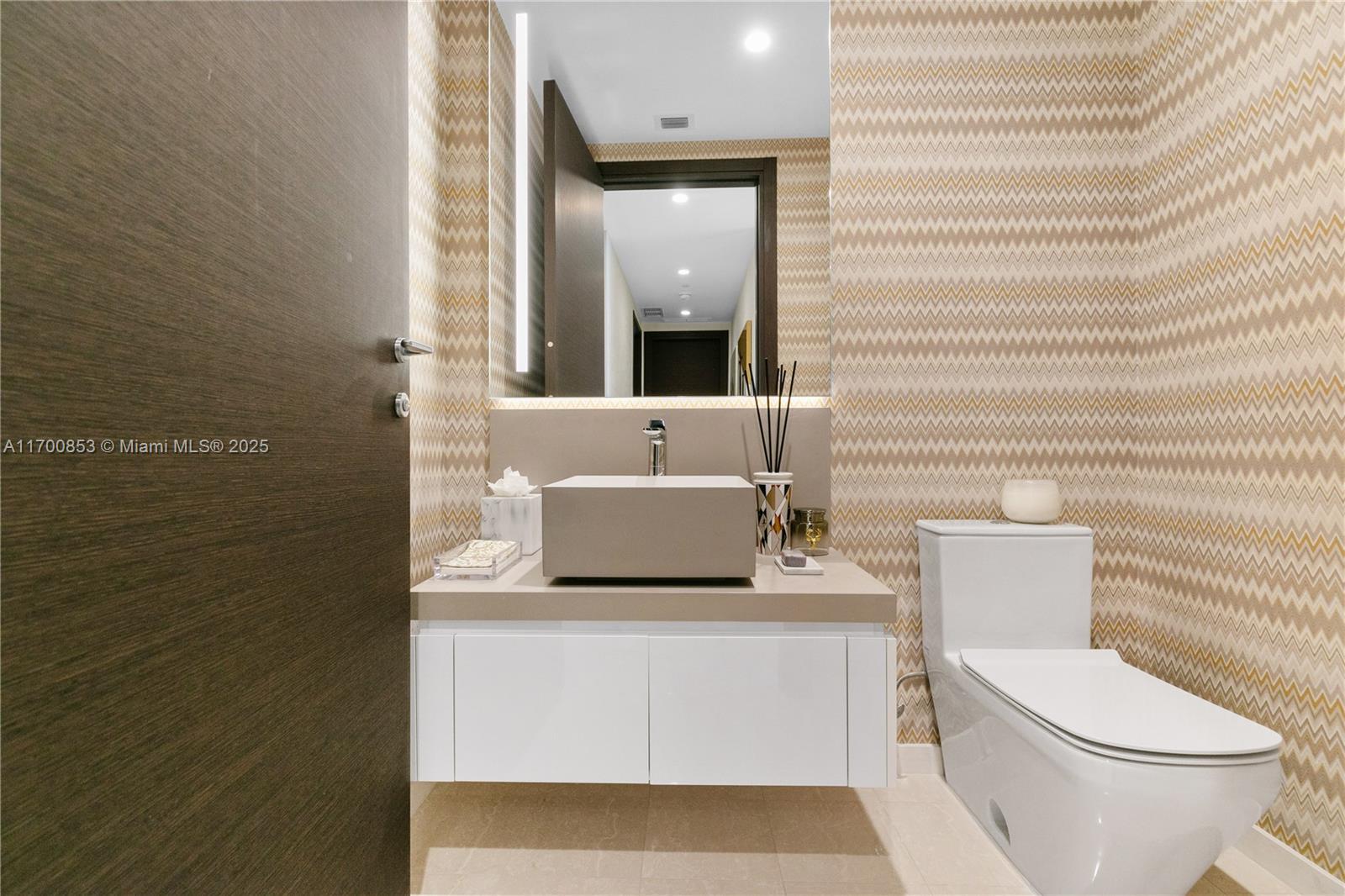1000 Brickell Plz #PH5608, Miami FL 33131