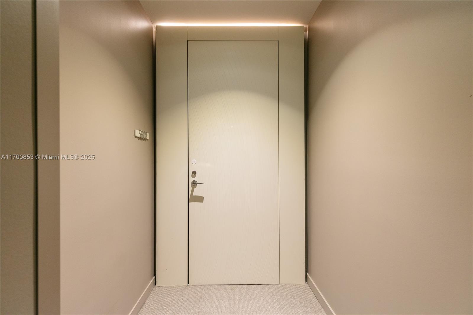 1000 Brickell Plz #PH5608, Miami FL 33131