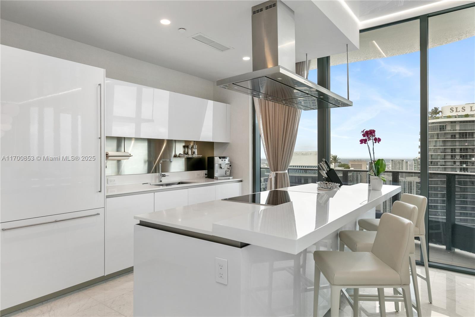 1000 Brickell Plz #PH5608, Miami FL 33131