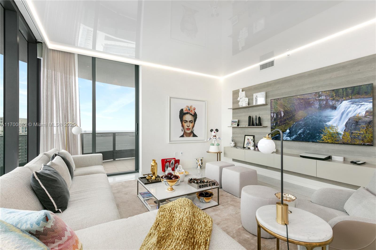 1000 Brickell Plz #PH5608, Miami FL 33131