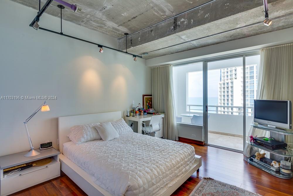 400 S Pointe Dr #2404, Miami Beach FL 33139