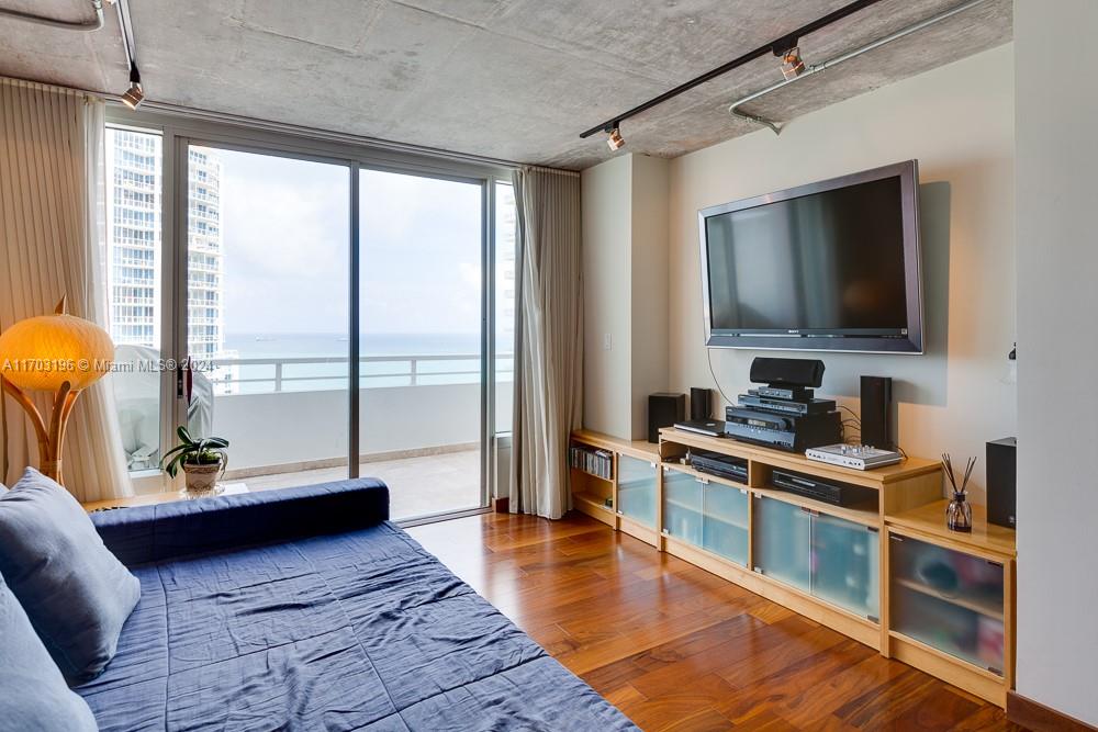 400 S Pointe Dr #2404, Miami Beach FL 33139