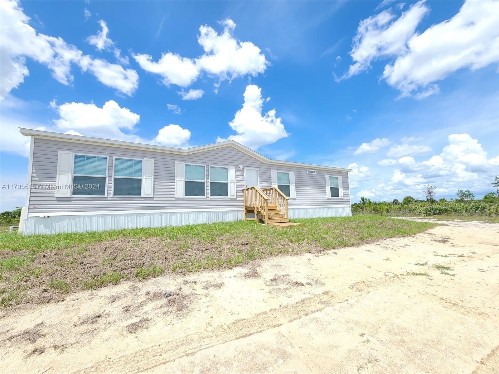 16371 NW 262 St, Okeechobee, Florida image 2