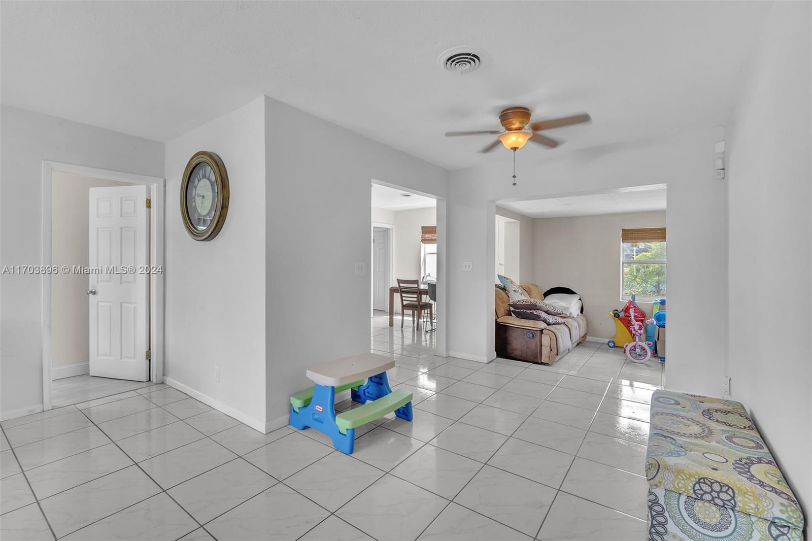 1270 NW 54th Ter, Lauderhill, Florida image 3