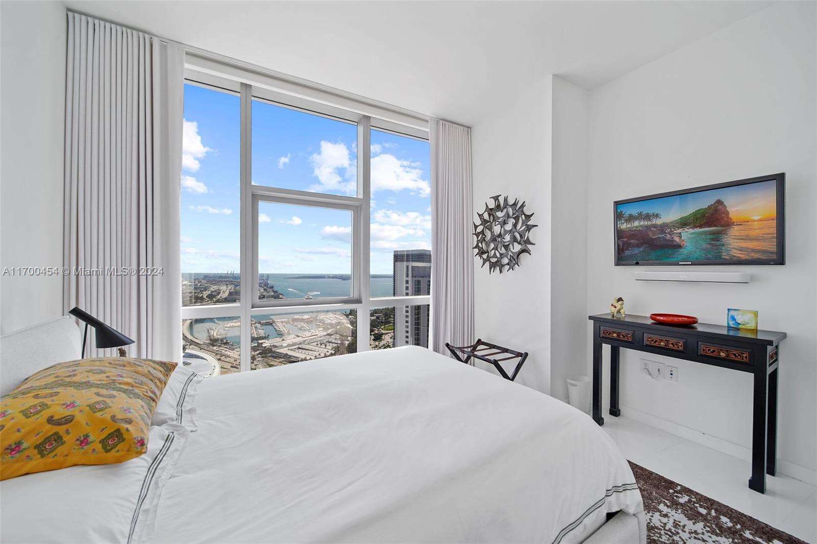 851 NE 1st Ave #4211, Miami FL 33132