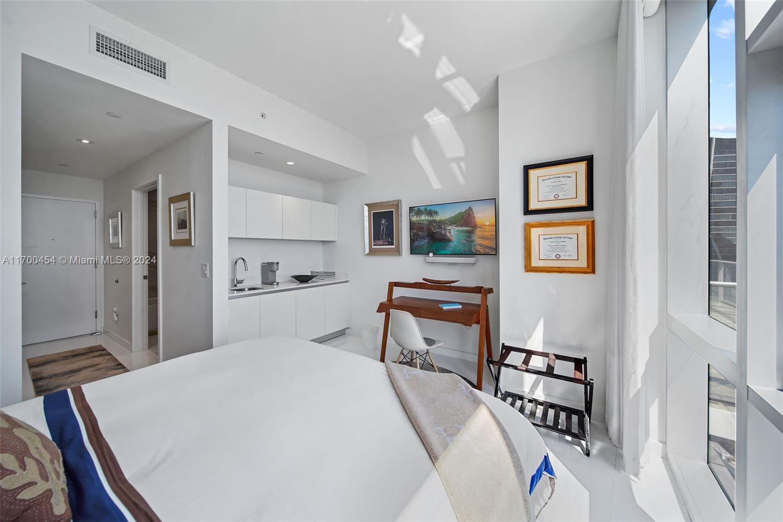 851 NE 1st Ave #4211, Miami FL 33132