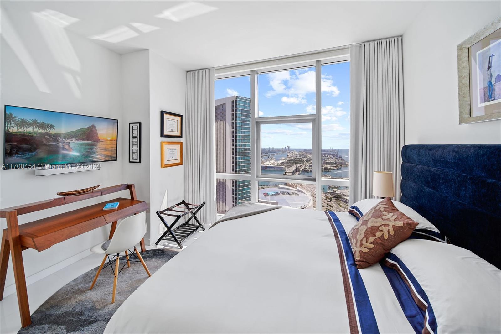 851 NE 1st Ave #4211, Miami FL 33132