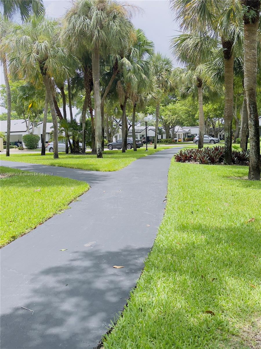 Residential, Weston, Florida image 23