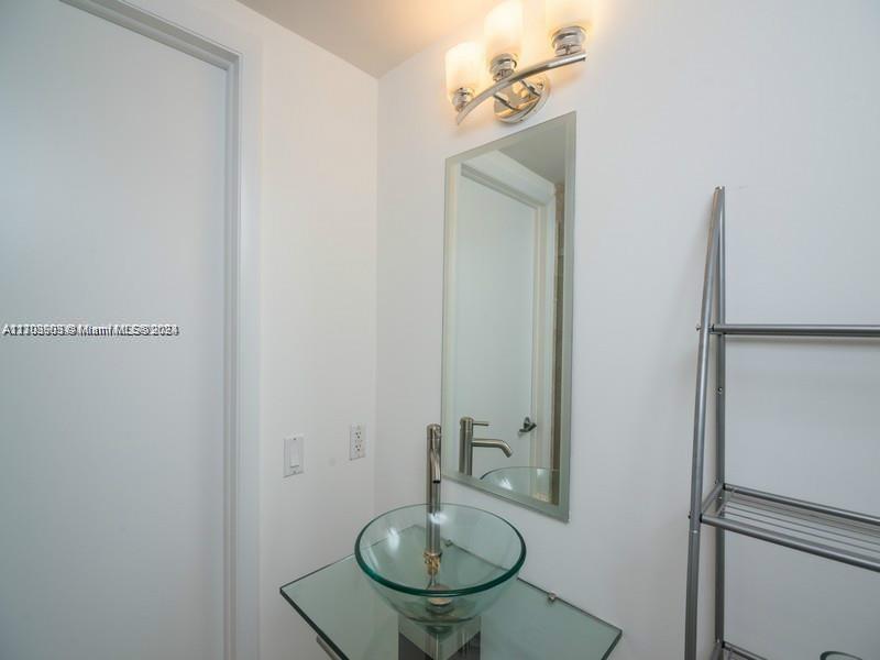 350 S Miami Ave #3904, Miami FL 33130