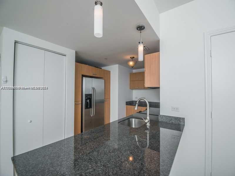 350 S Miami Ave #3904, Miami FL 33130