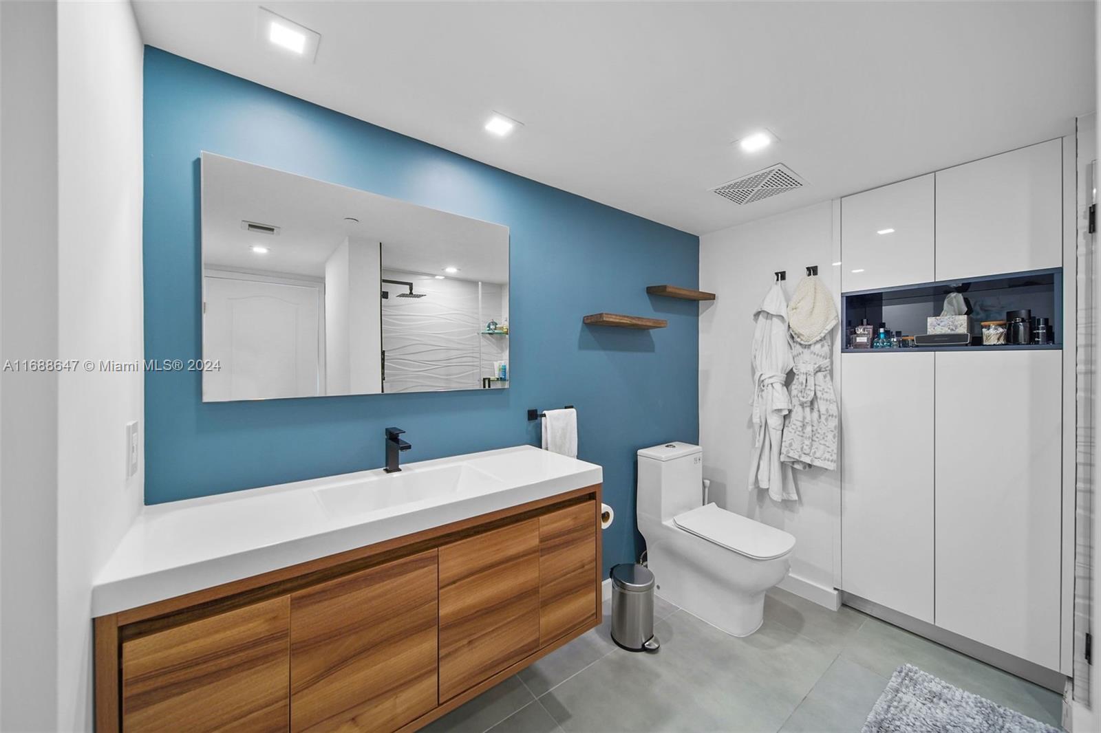 2101 Brickell Ave #712, Miami FL 33129