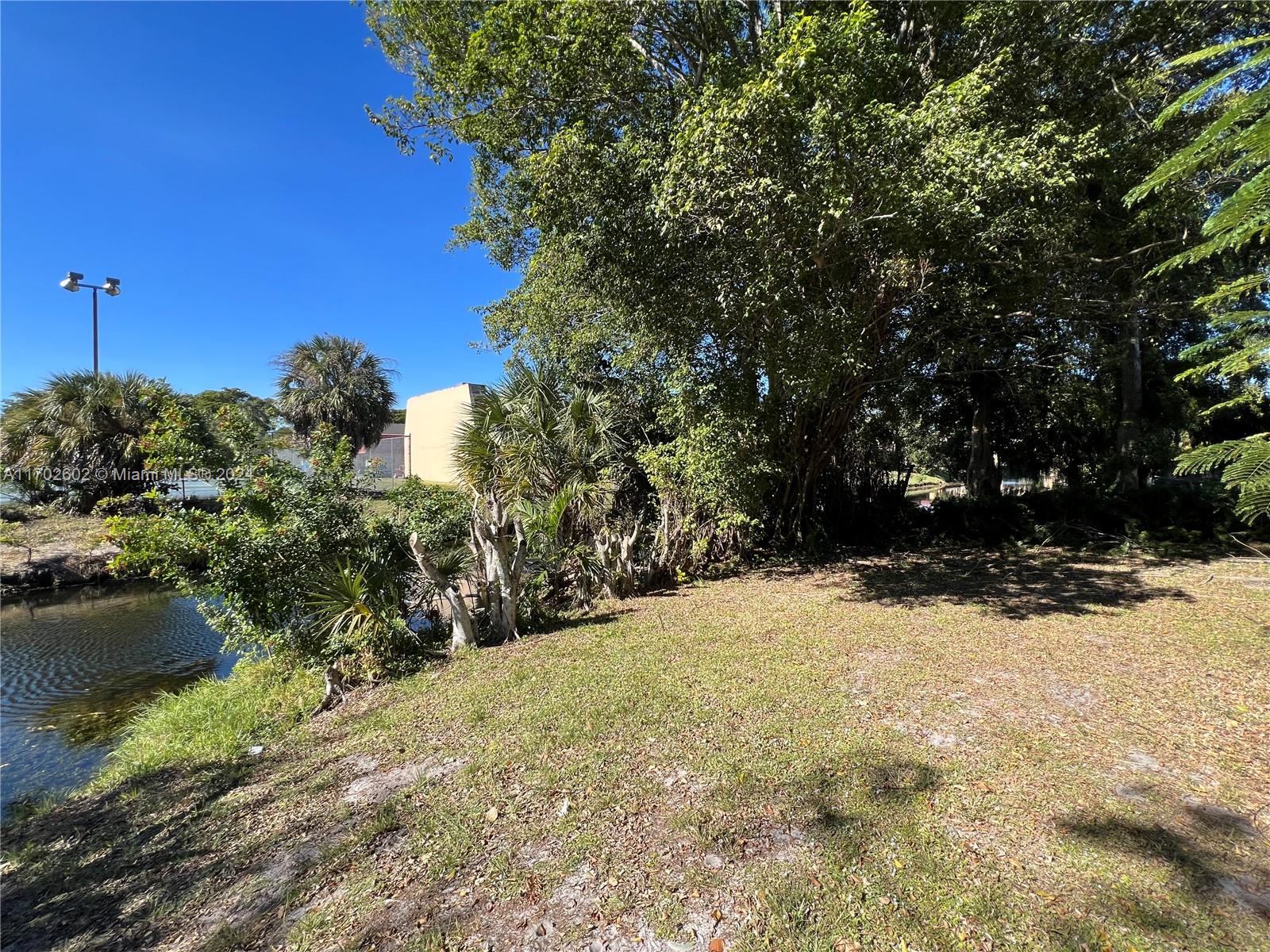 5651 NW 55th Ln, Tamarac, Florida image 37