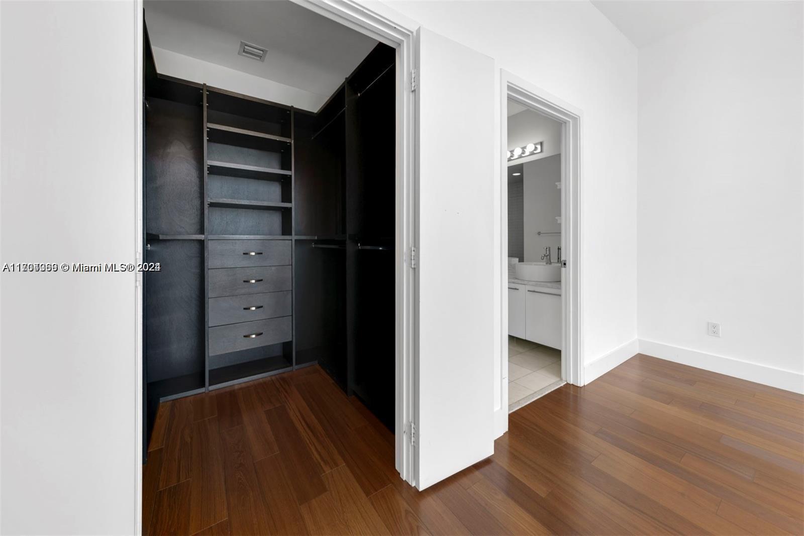 888 Biscayne Blvd #4503, Miami FL 33132
