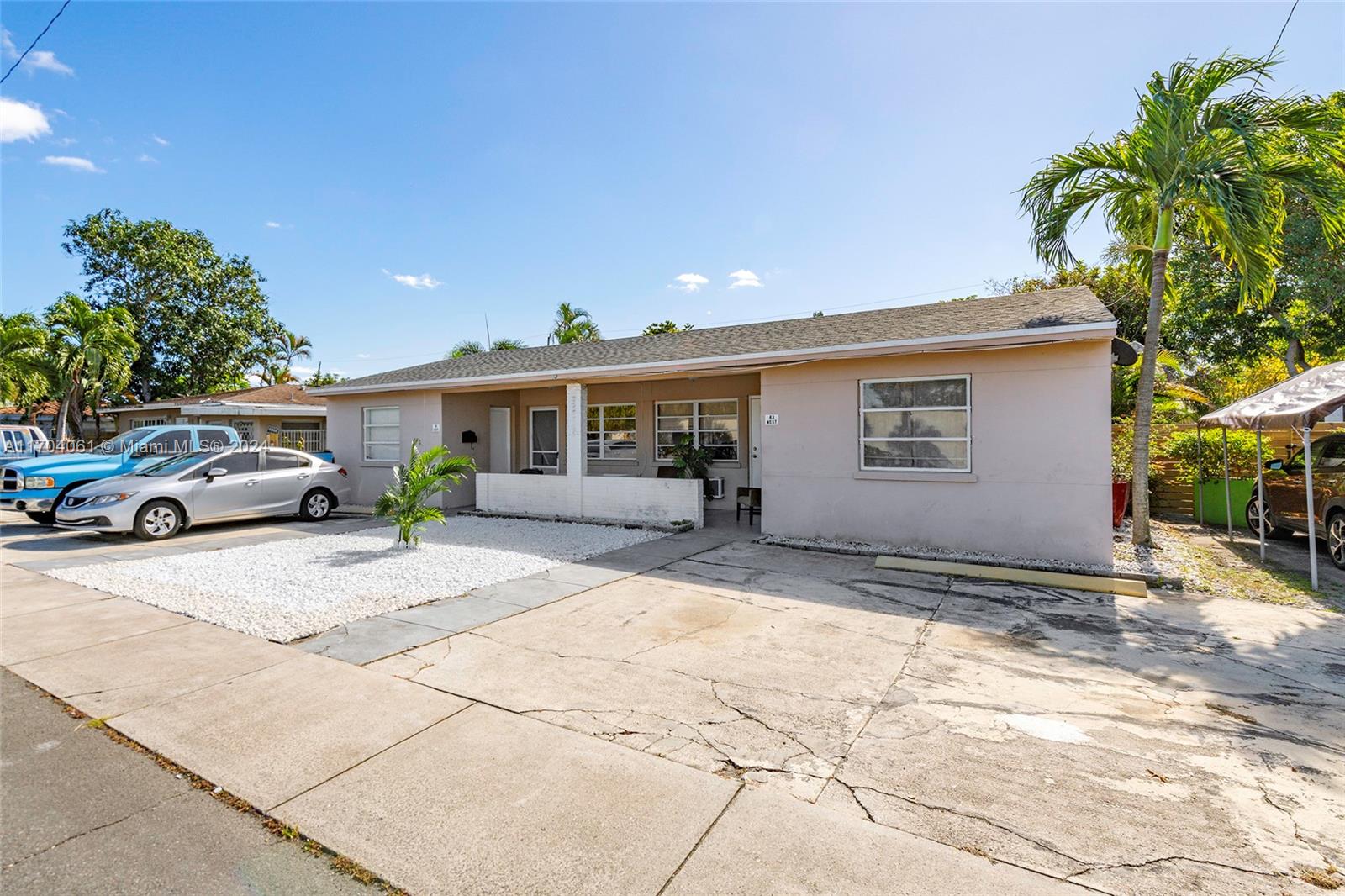 43 SW 10th St, Dania Beach, Florida image 1