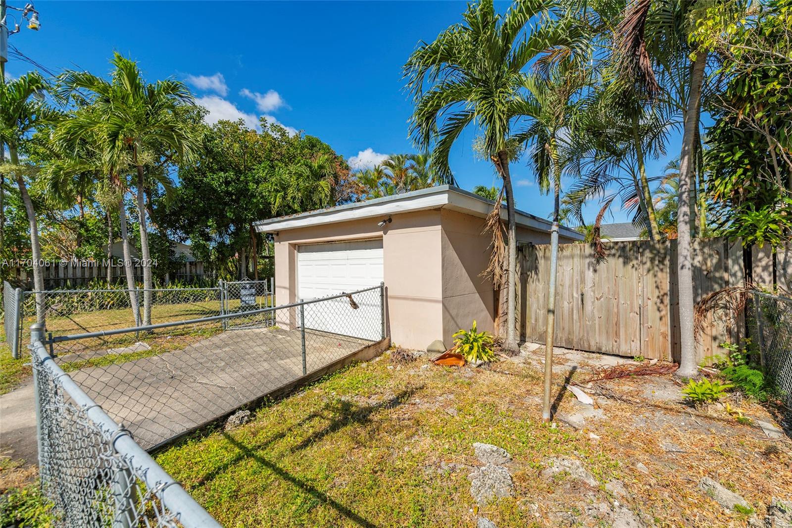 43 SW 10th St, Dania Beach, Florida image 14