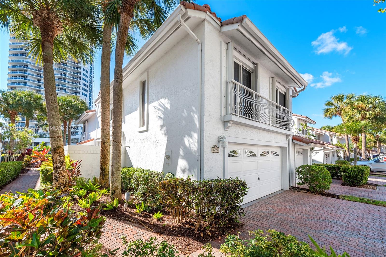 3794 NE 209th Ter, Aventura, Florida image 2