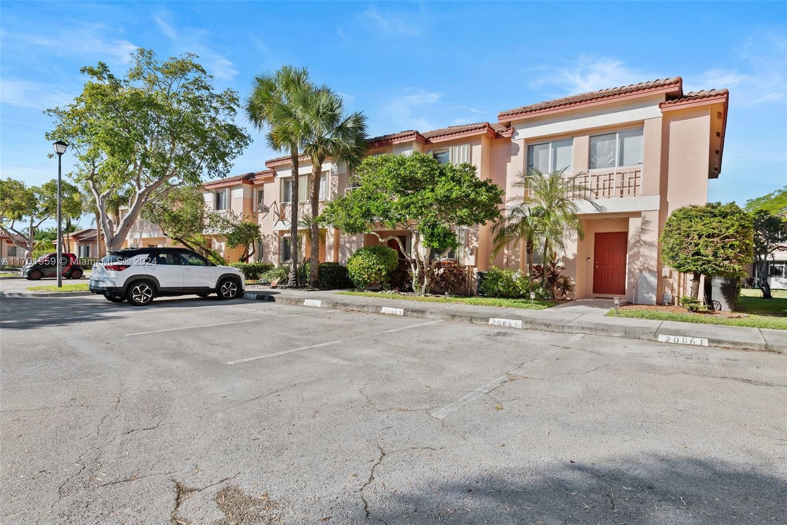 Residential, Pembroke Pines, Florida image 2