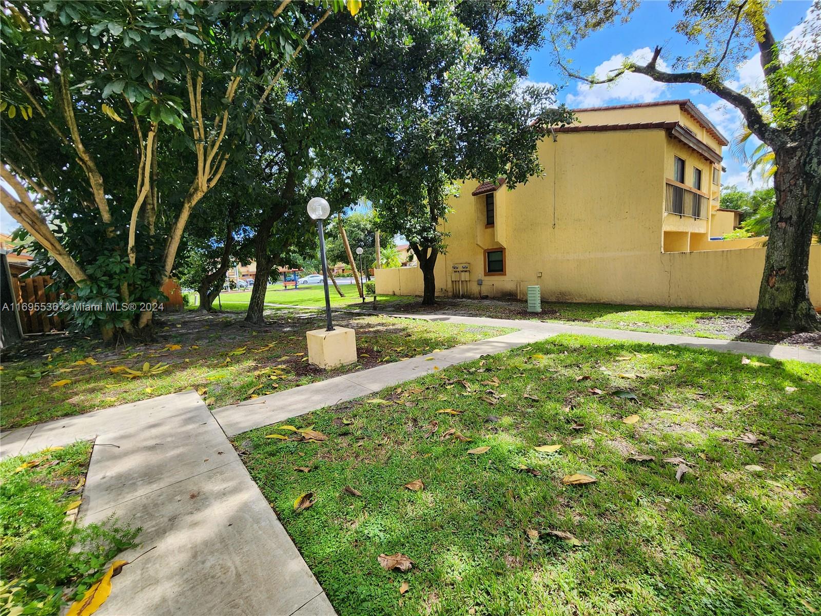 7716 Balboa St, Sunrise, Florida image 8