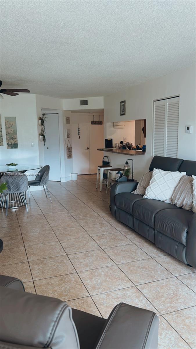 953 Coral Club Dr #953, Coral Springs, Florida image 4